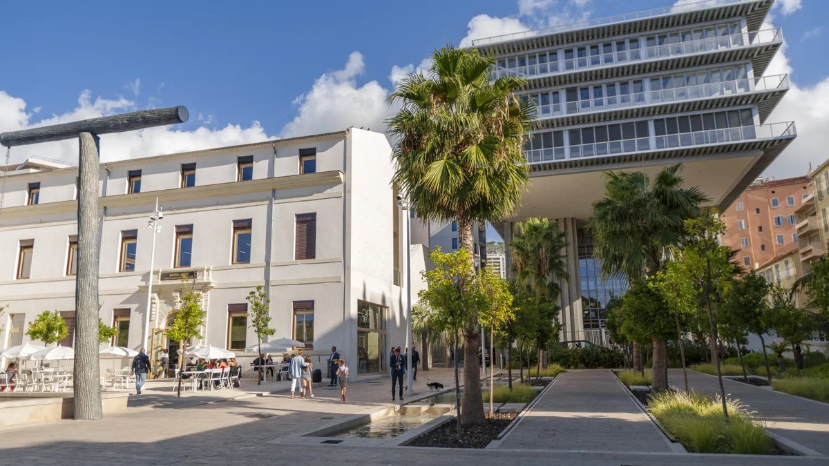 Place Chalucet Haute Ville Toulon quartier haussmannien étudiant coliving