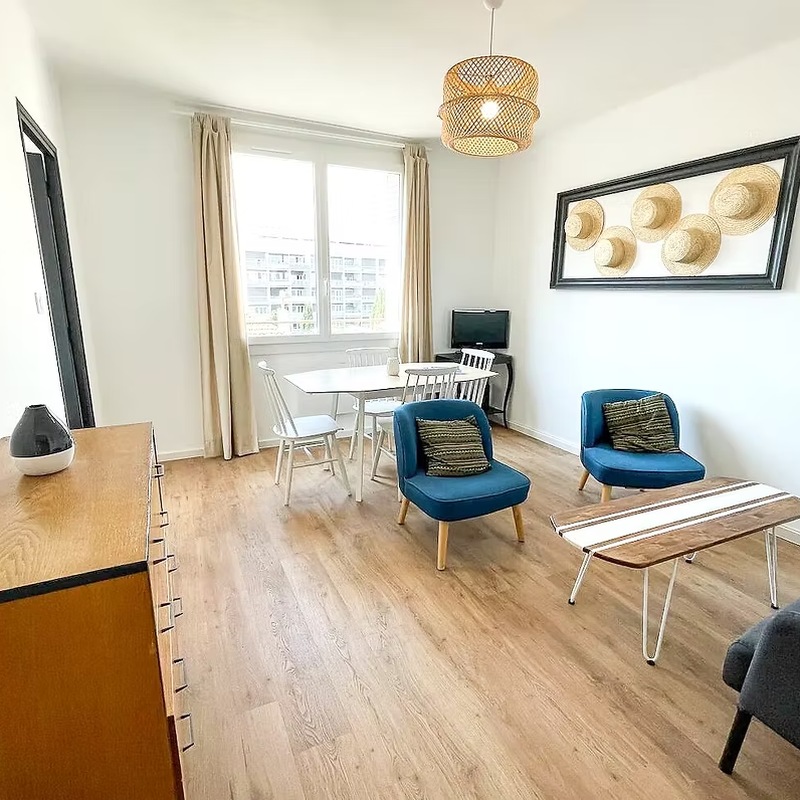 Chambre meublée avec commode — Appartement étudiant Mourillon Toulon